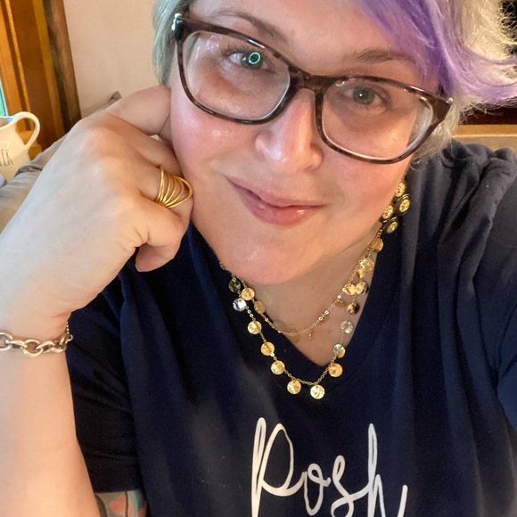 🌺Meet your Posher🌺 - Picture 5 of 8